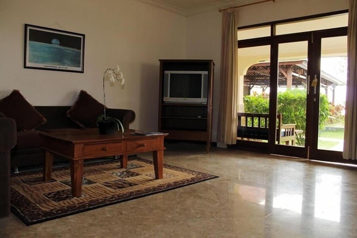 Lombok Beach Hotel Montongbuwoh Екстериор снимка