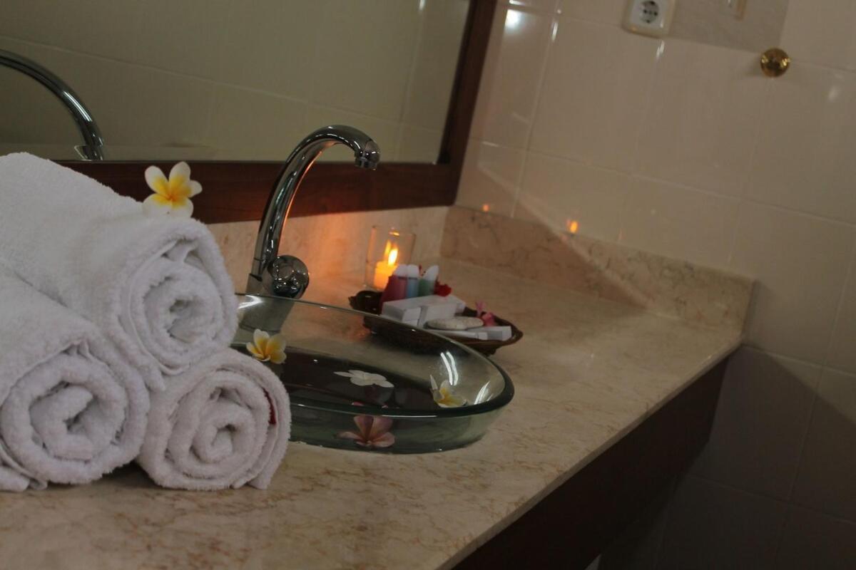 Lombok Beach Hotel Montongbuwoh Екстериор снимка